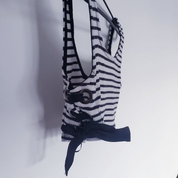 BlueSteel Cropped Striped Tank with side lacing - Picture 8 of 11
